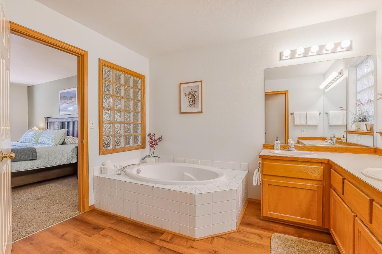 Eagle Crest Resort On Golf Course With Hot Tub Redmond Exteriör bild